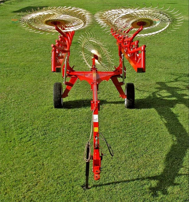 Image of Farm King RB12 equipment image 1