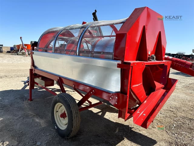 Image of Farm King Y482 equipment image 1