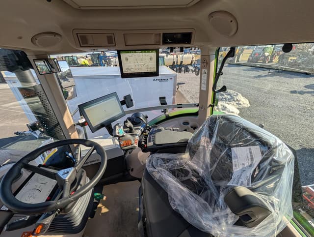 Image of Fendt 933 Vario equipment image 2