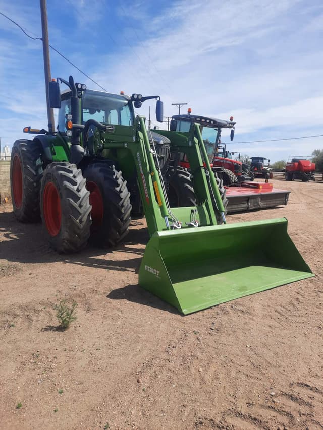 Image of Fendt 724 Vario equipment image 2