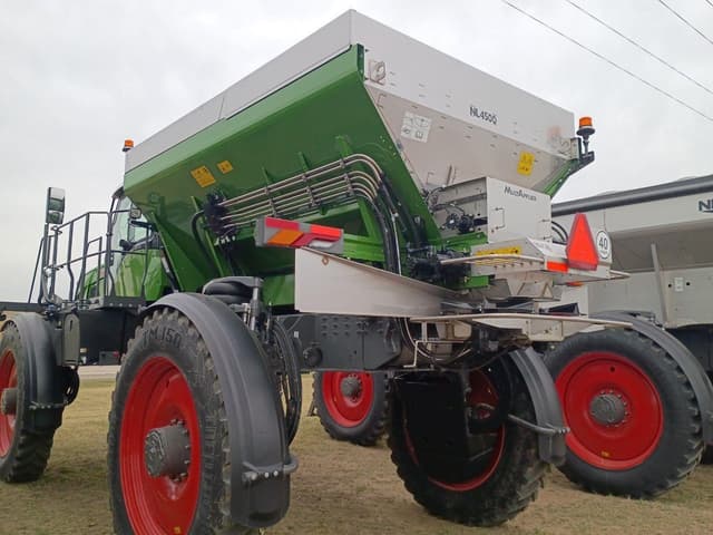 Image of Fendt RoGator 934 equipment image 4