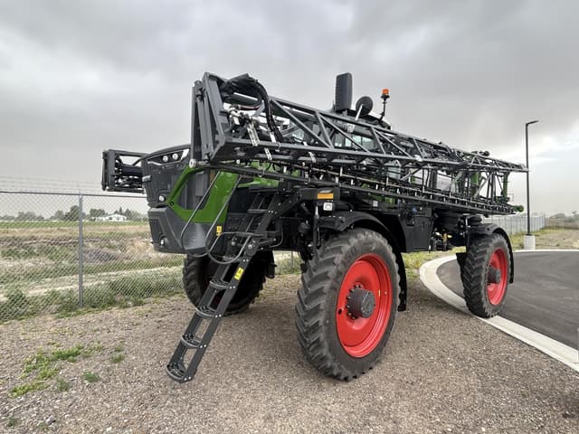 Image of Fendt RoGator 934 equipment image 2