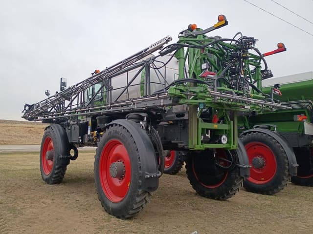 Image of Fendt RoGator 937H equipment image 4