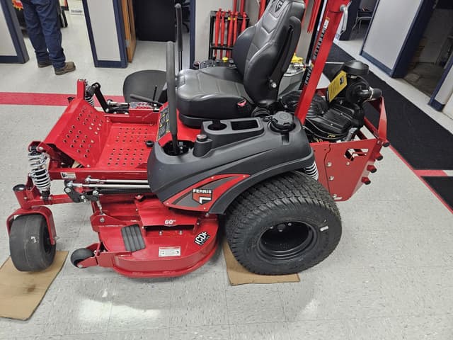Image of Ferris ISX3300 equipment image 3