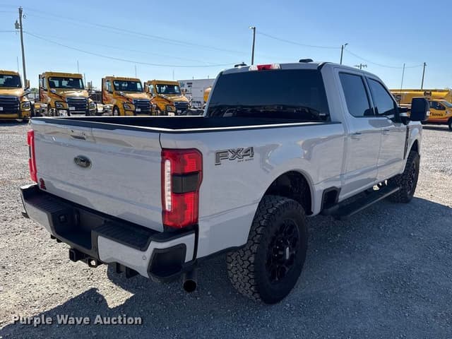 Image of Ford F-250 equipment image 4