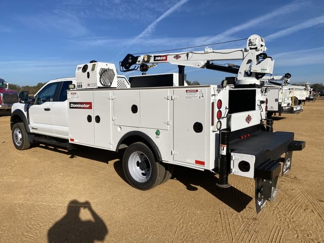 Image of Ford F-550 equipment image 1