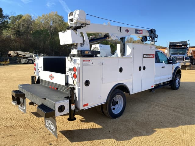 Image of Ford F-550 equipment image 2