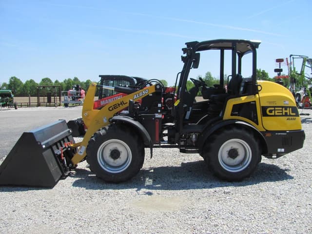 Image of Gehl AL650 equipment image 4