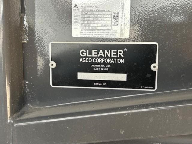 Image of Gleaner T71 equipment image 3