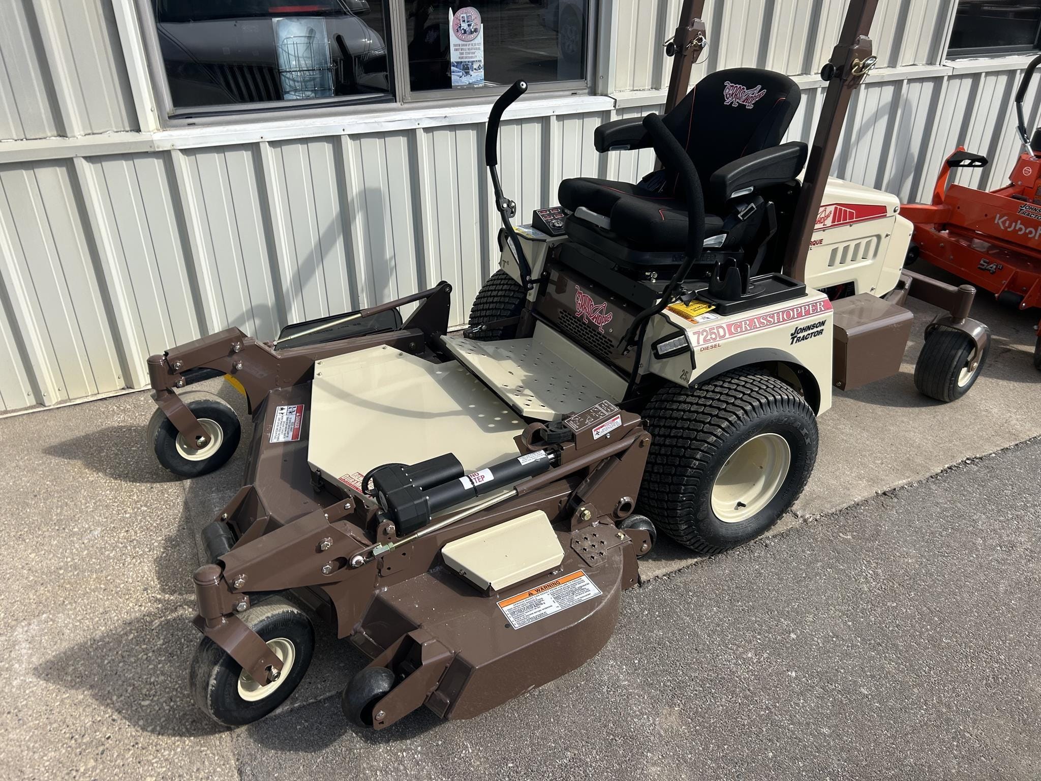 2026 Grasshopper 725DT6 Equipment Image0