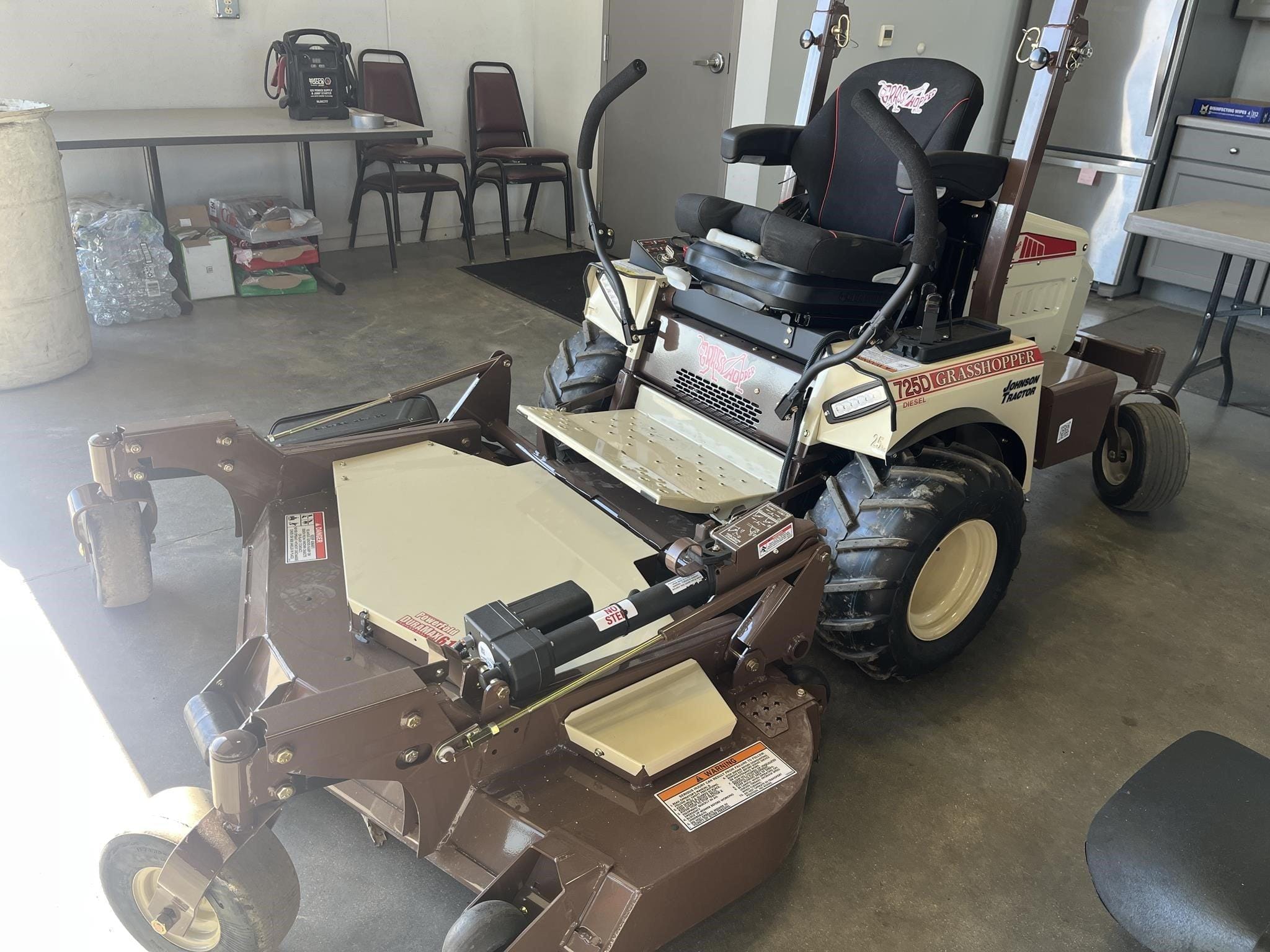 2026 Grasshopper 725D Image