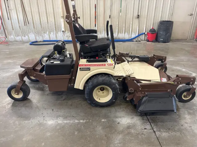 Image of Grasshopper 725KT equipment image 1