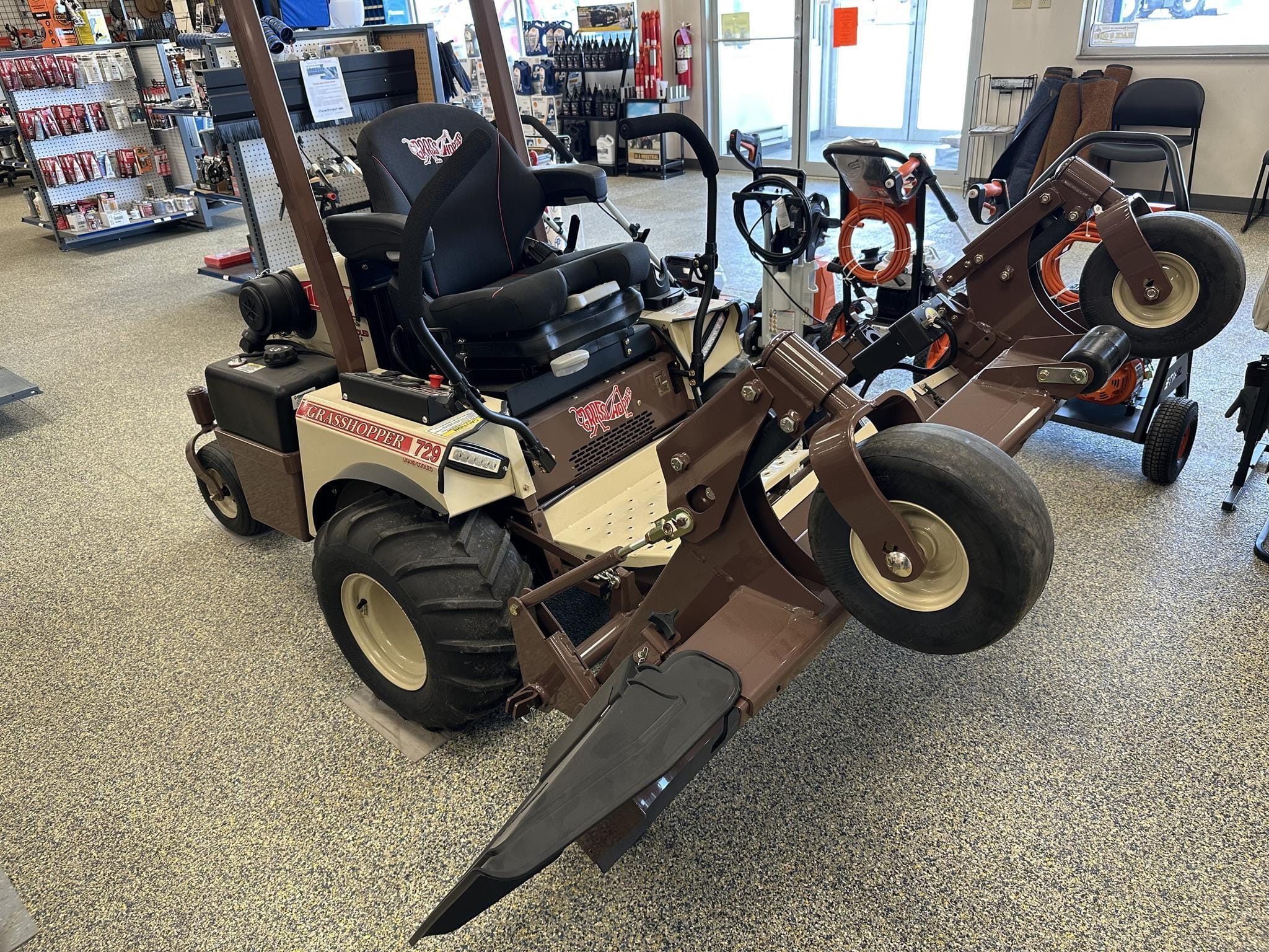 2026 Grasshopper 729T6 Equipment Image0