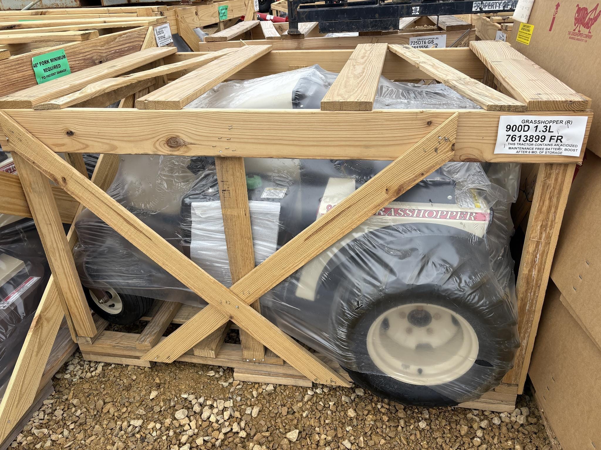 2026 Grasshopper 900D Equipment Image0