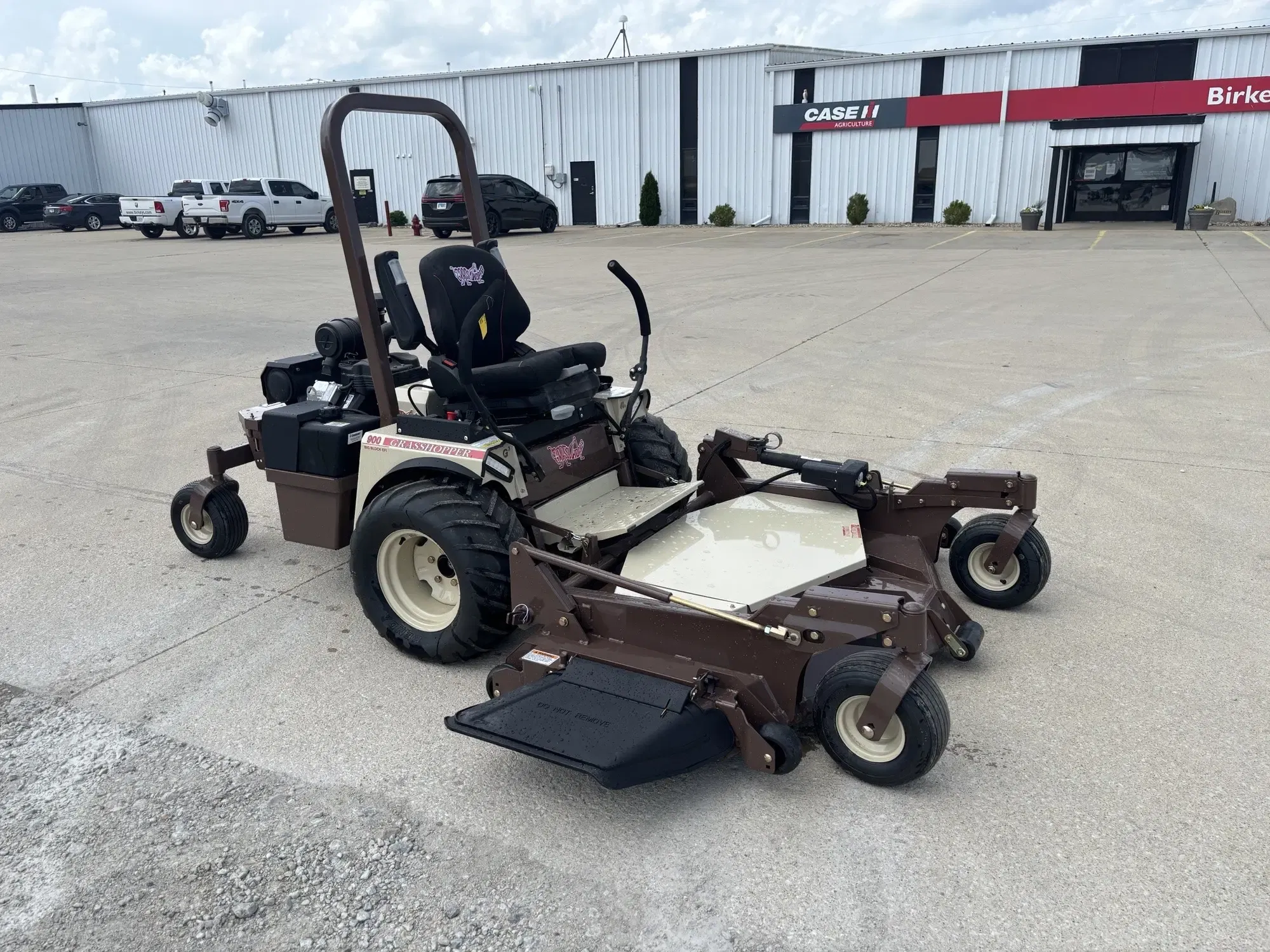 2026 Grasshopper 900 Equipment Image0
