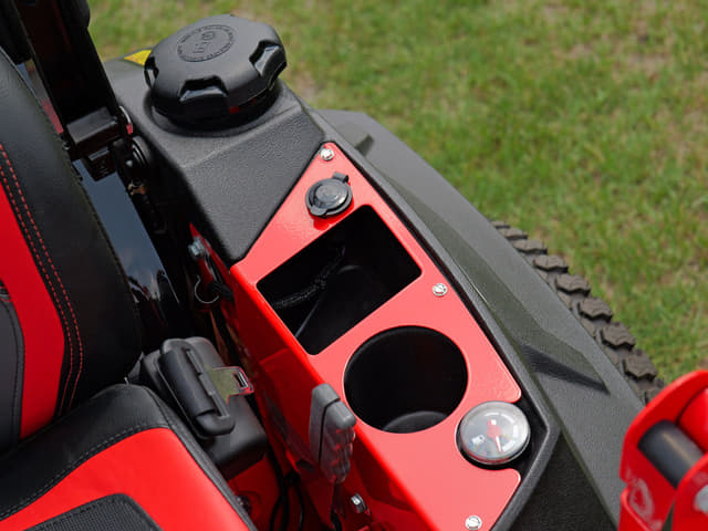Image of Gravely Pro-Turn 260 equipment image 3