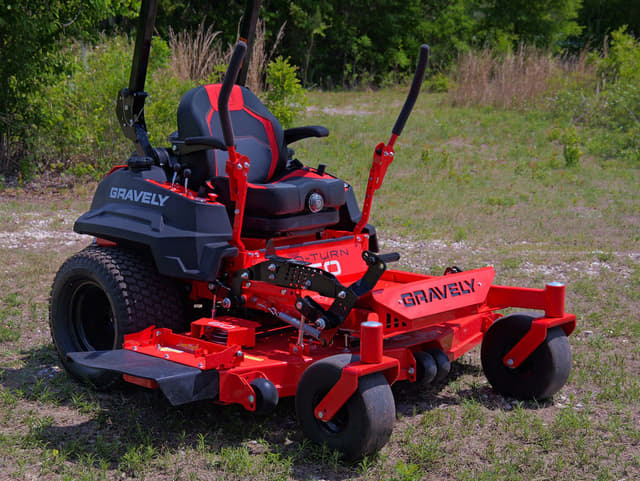 Image of Gravely Pro-Turn 260 equipment image 1