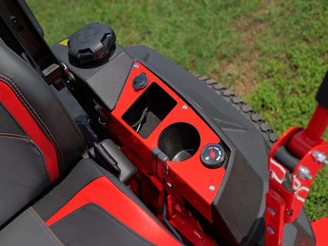 Image of Gravely Pro-Turn 260 equipment image 4