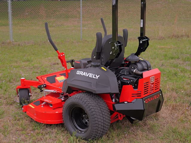 Image of Gravely Pro-Turn 260 equipment image 3
