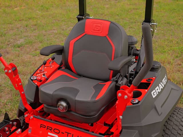 Image of Gravely Pro-Turn 260 equipment image 4