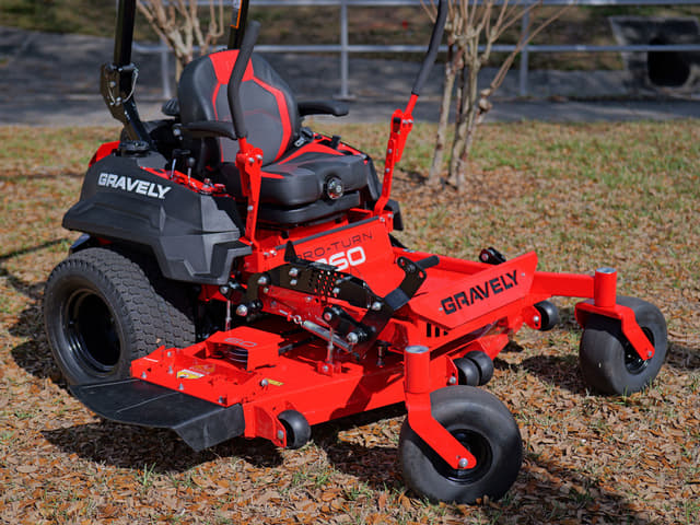 Image of Gravely Pro-Turn 260 equipment image 1