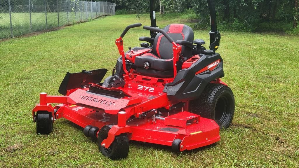 2026 Gravely Pro-Turn 372 Equipment Image0