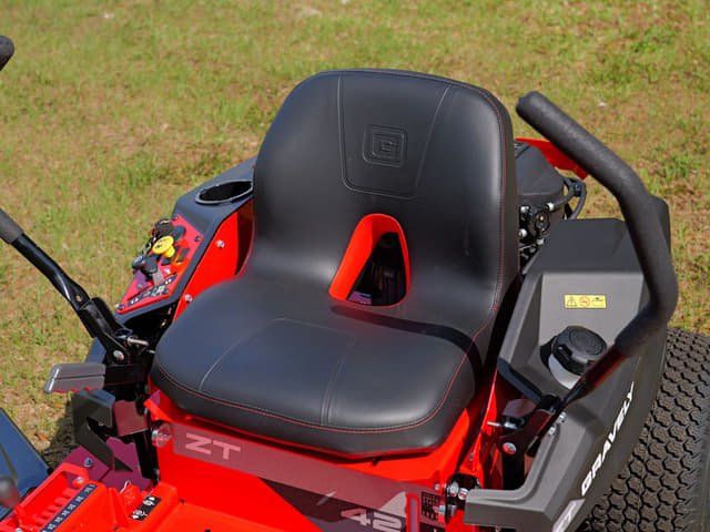 Image of Gravely ZT42 equipment image 4