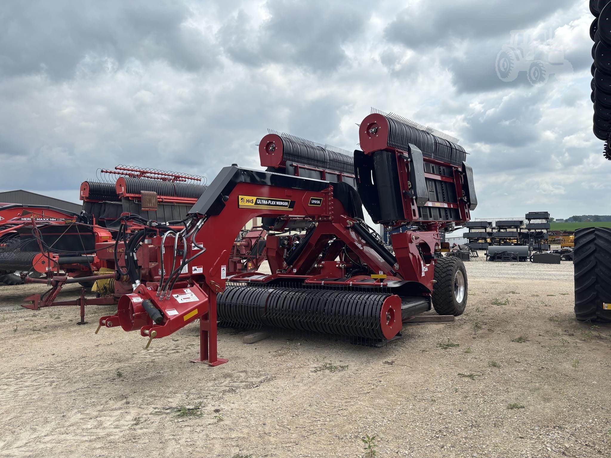 2026 H&S UF6136 Equipment Image0