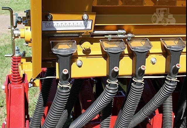 Image of Haybuster 147C equipment image 4