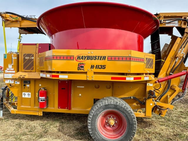 Image of Haybuster H-1135 equipment image 4
