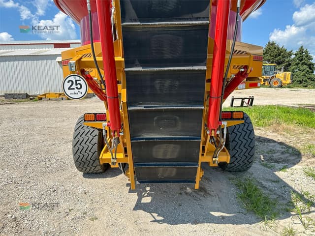 Image of Haybuster H-1135 equipment image 4