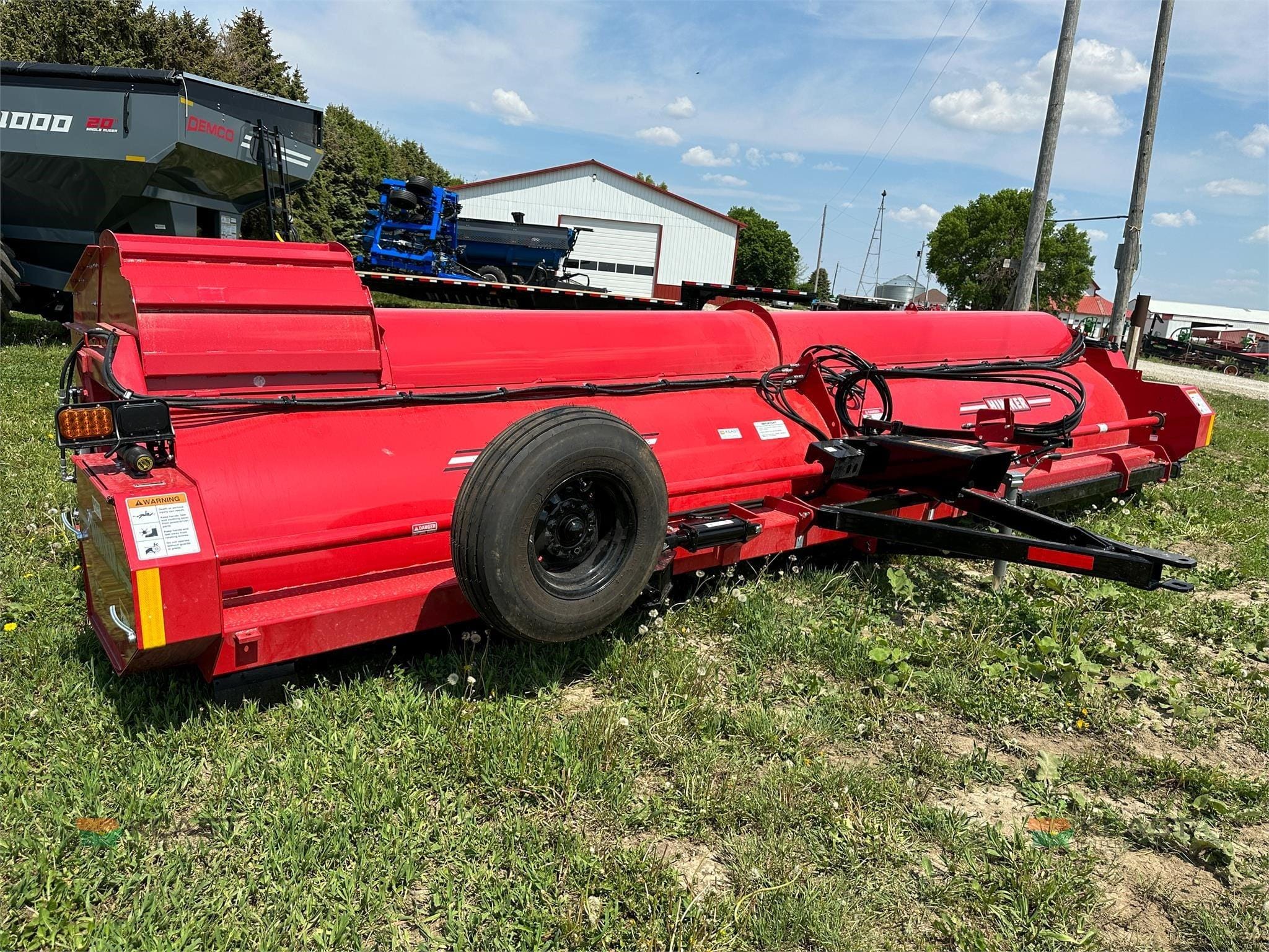 2026 Hiniker 5620 Equipment Image0