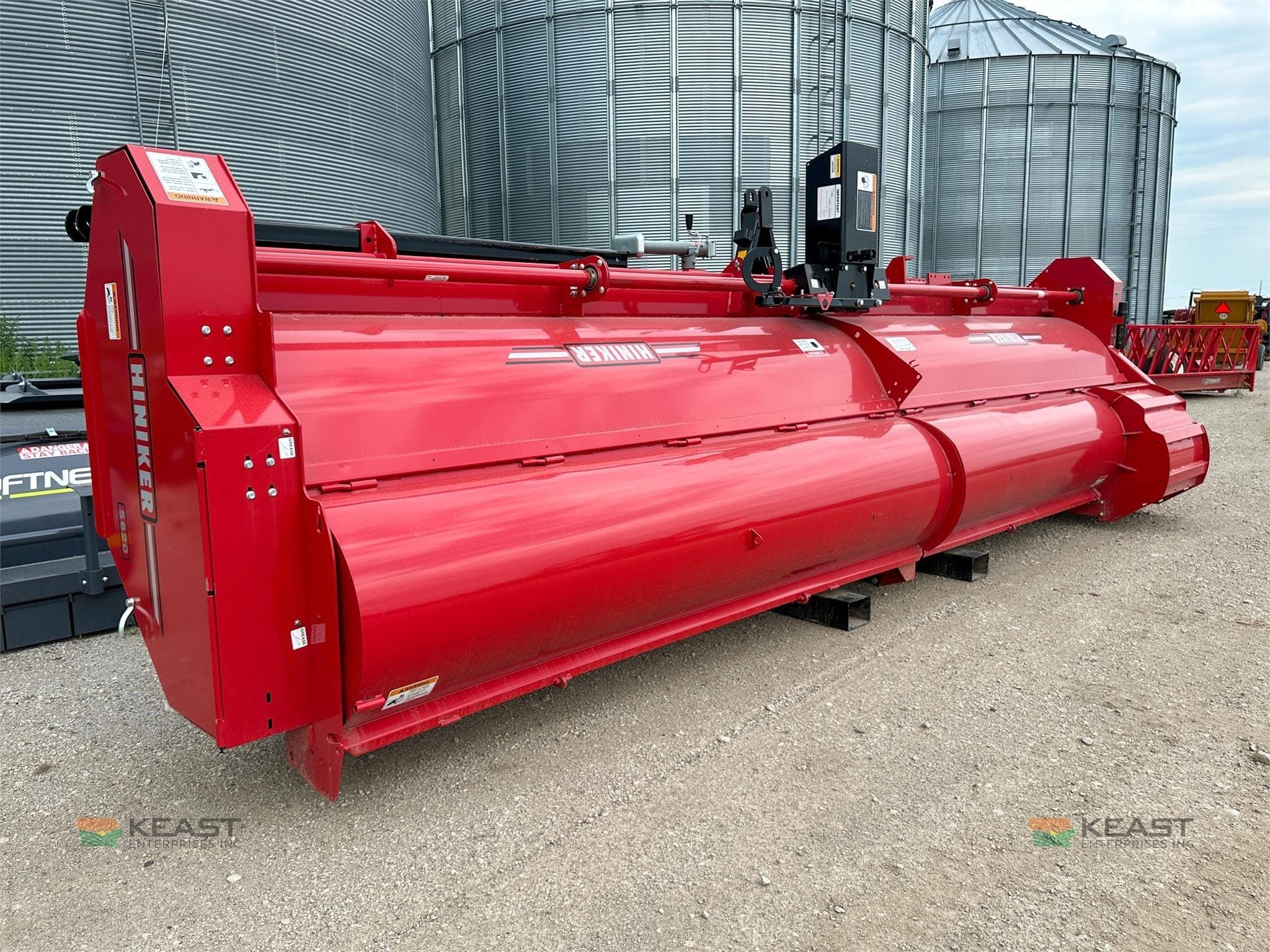 2026 Hiniker 5620 Equipment Image0