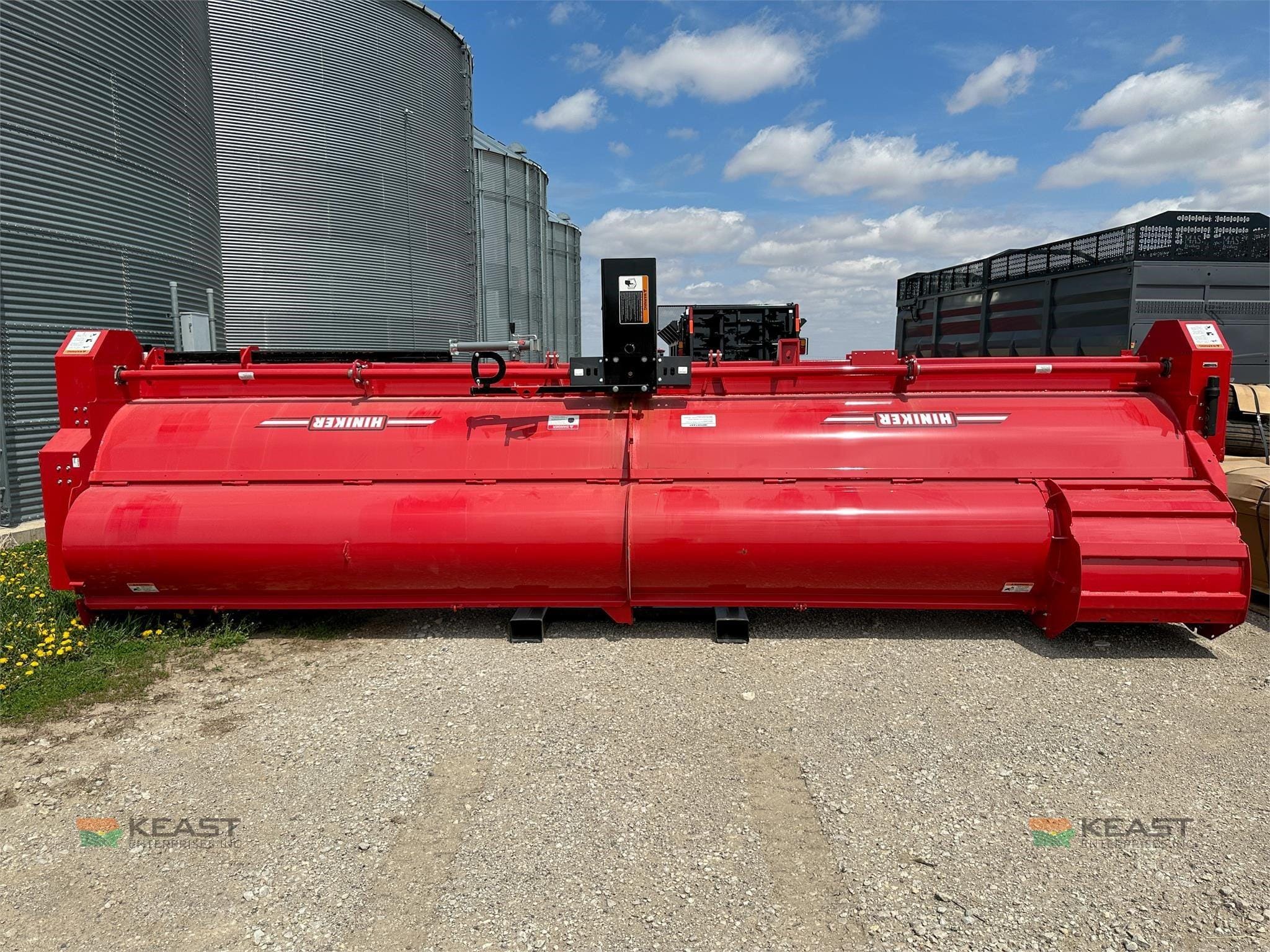 2026 Hiniker 5620 Equipment Image0