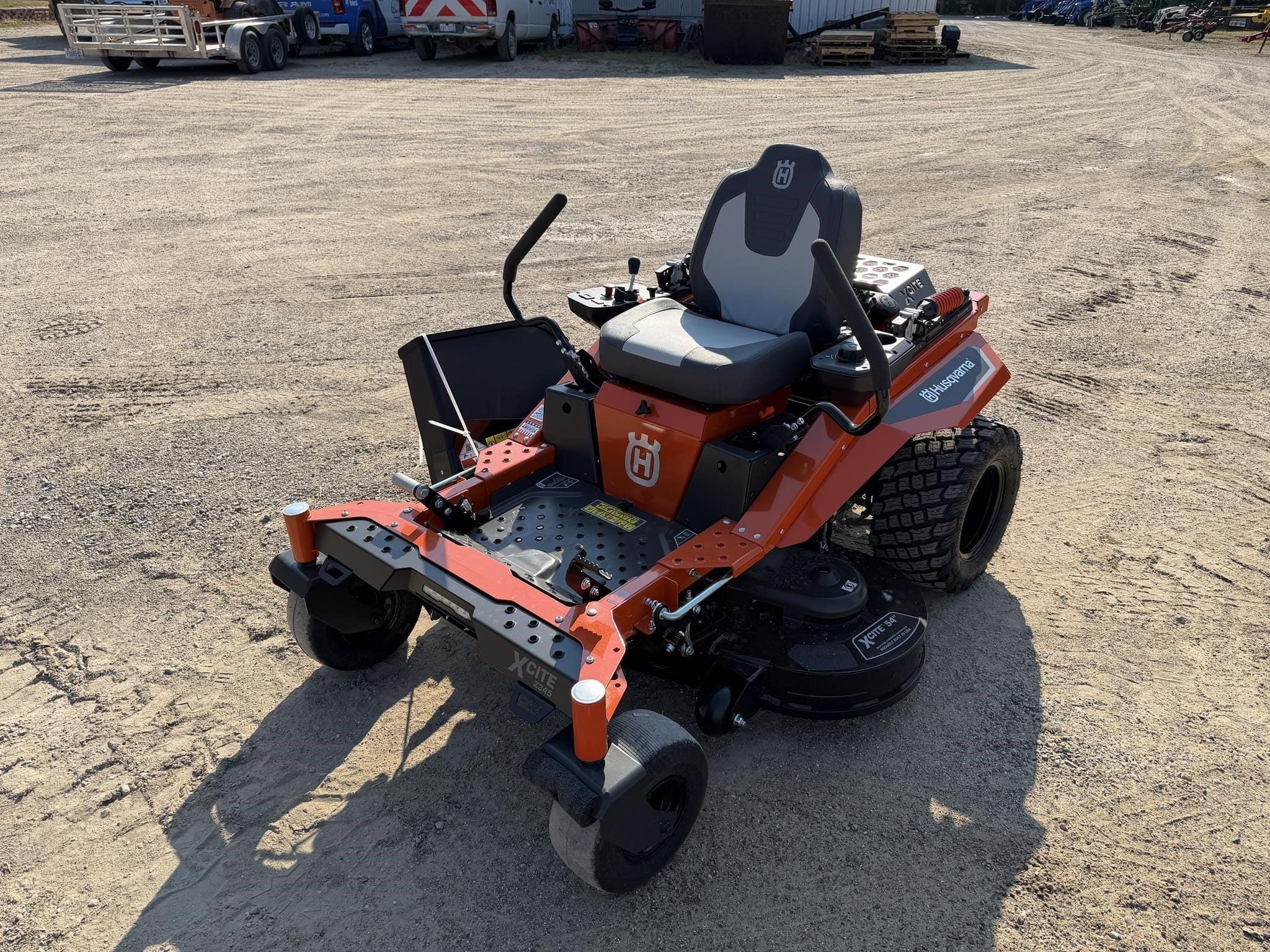 2026 Husqvarna XCITE Z345 Equipment Image0