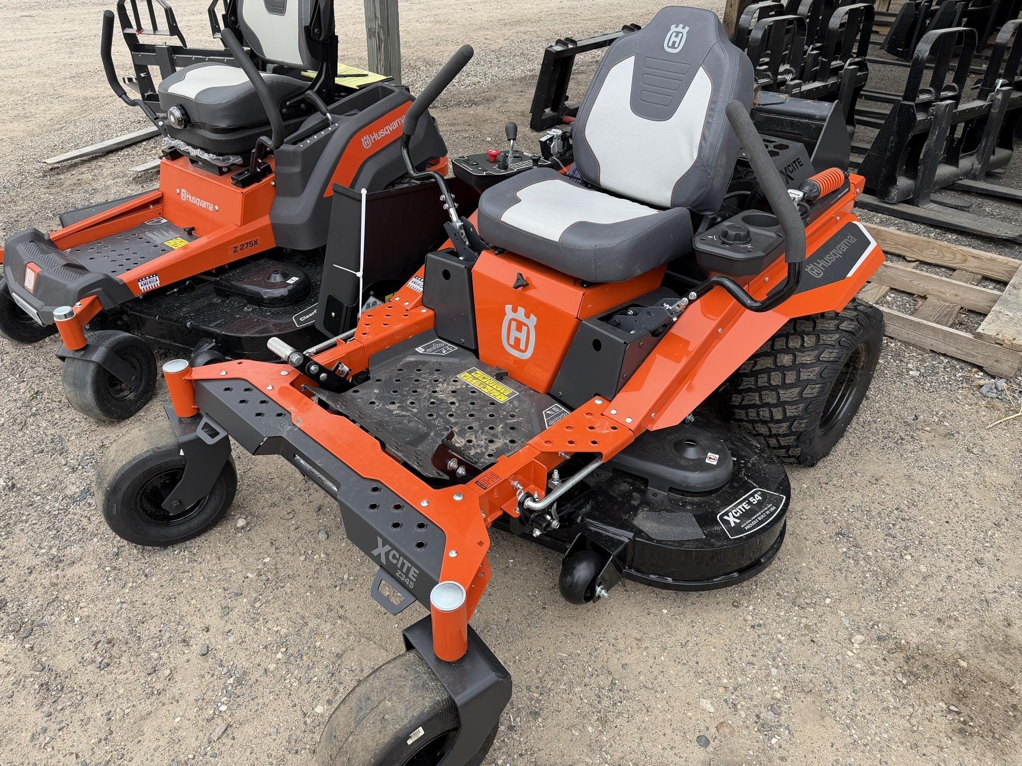 2026 Husqvarna XCITE Z345 Equipment Image0