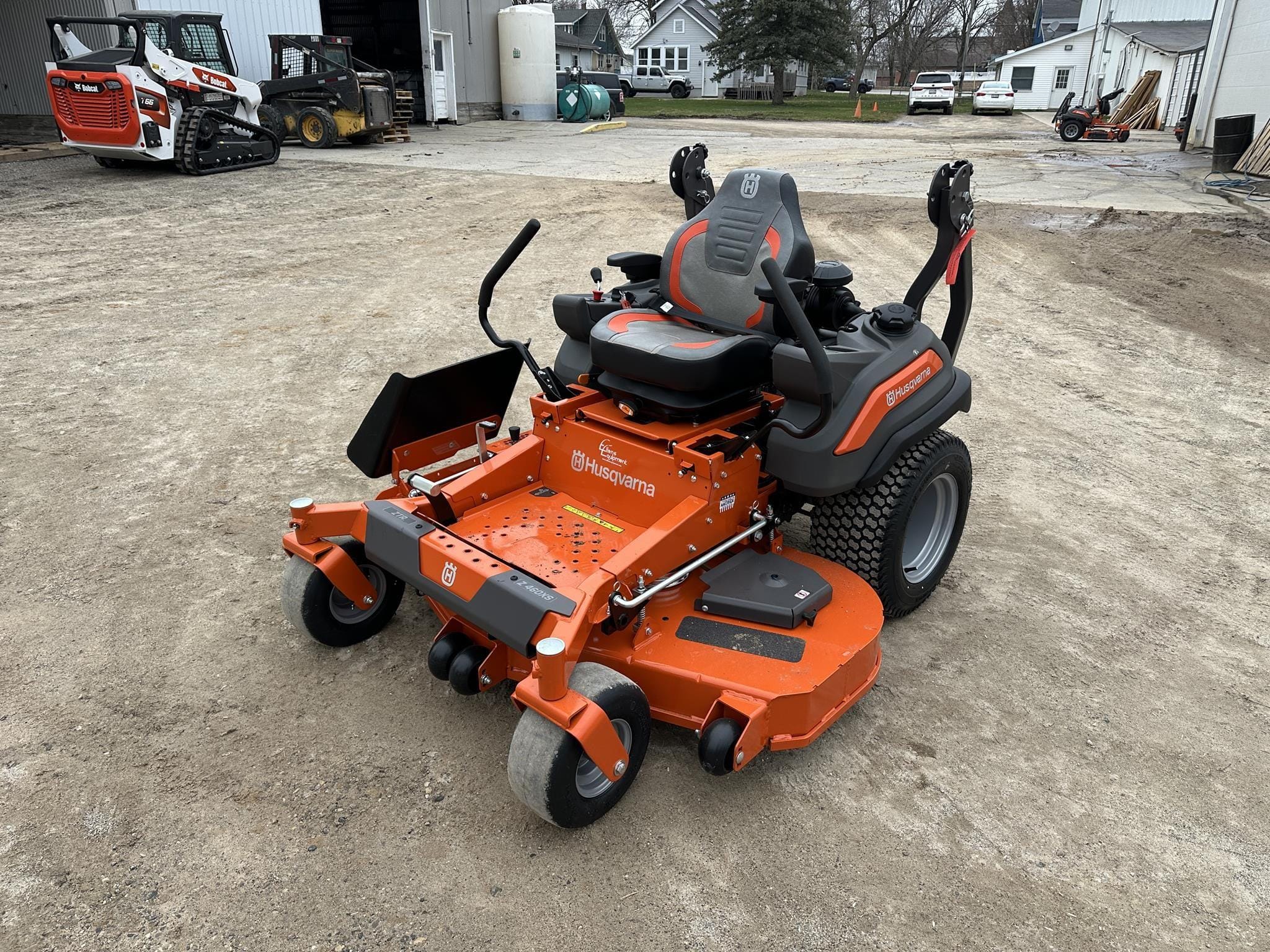 2026 Husqvarna Z460XS Equipment Image0