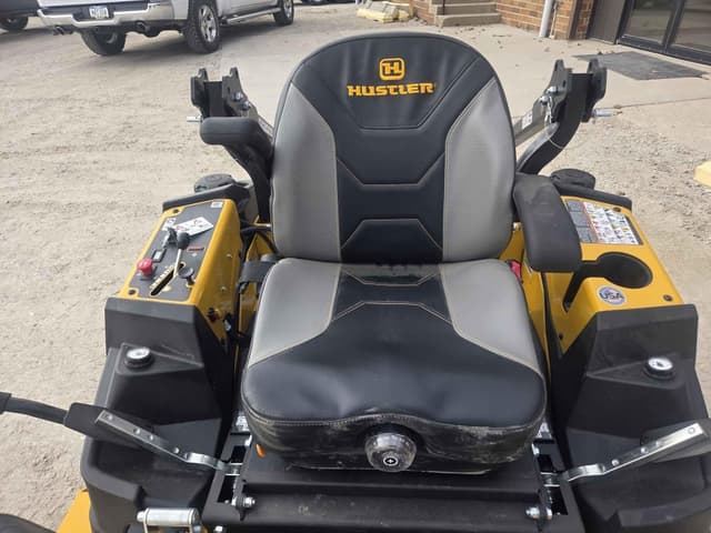 Image of Hustler X-ONE equipment image 2
