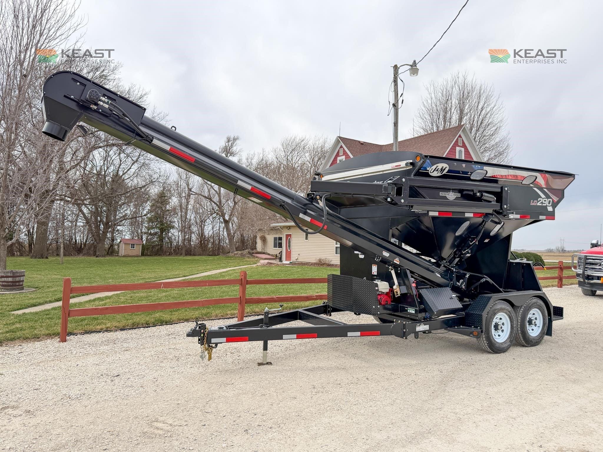 2026 J&M LC290 Equipment Image0