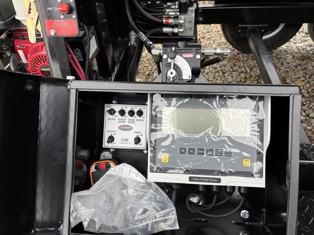 Image of J&M LC390 equipment image 4