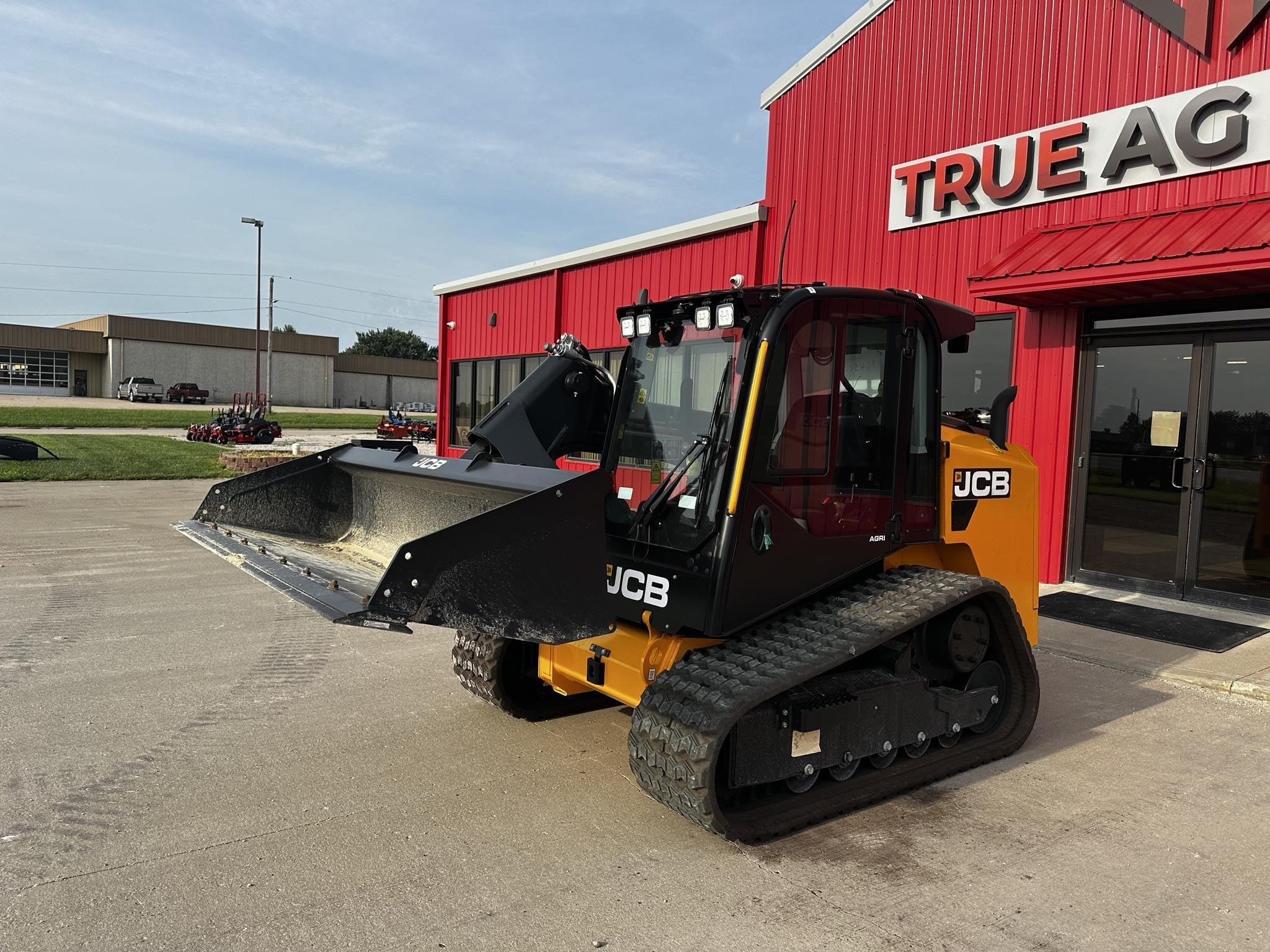 2026 JCB 270T Equipment Image0