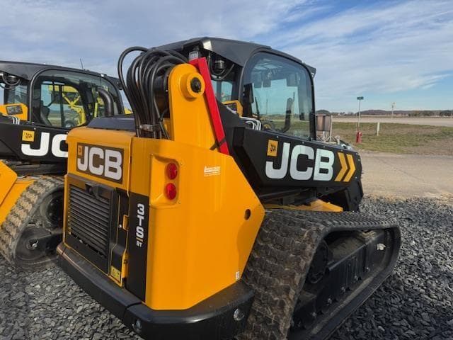 Image of JCB 3TS-8T equipment image 4