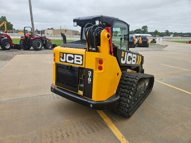 Image of JCB 3TS-8T equipment image 3