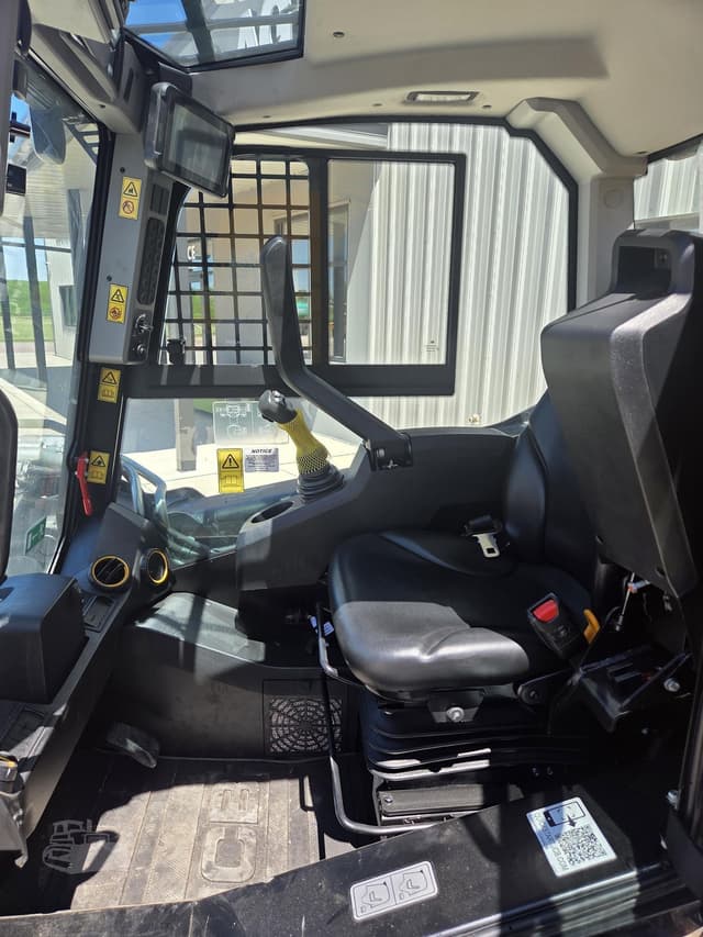 Image of JCB 400T equipment image 4