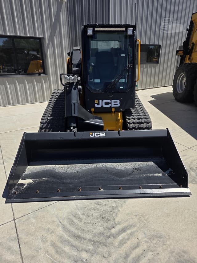 Image of JCB 400T equipment image 2