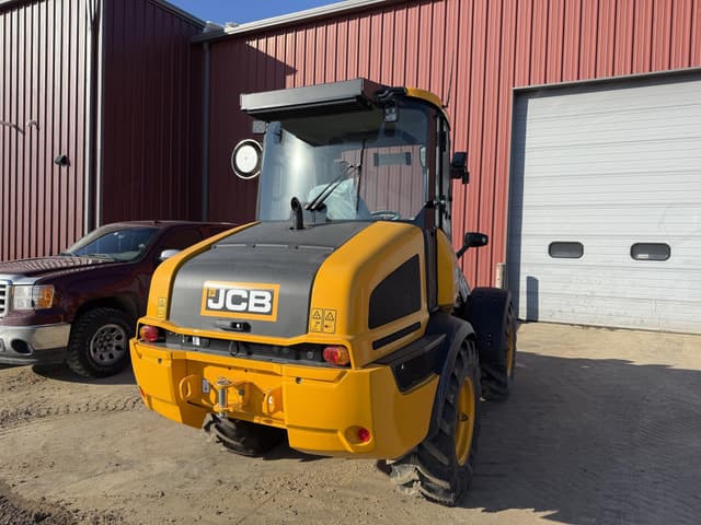 Image of JCB 409 Agri equipment image 3