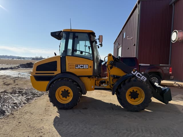 Image of JCB 409 Agri equipment image 1