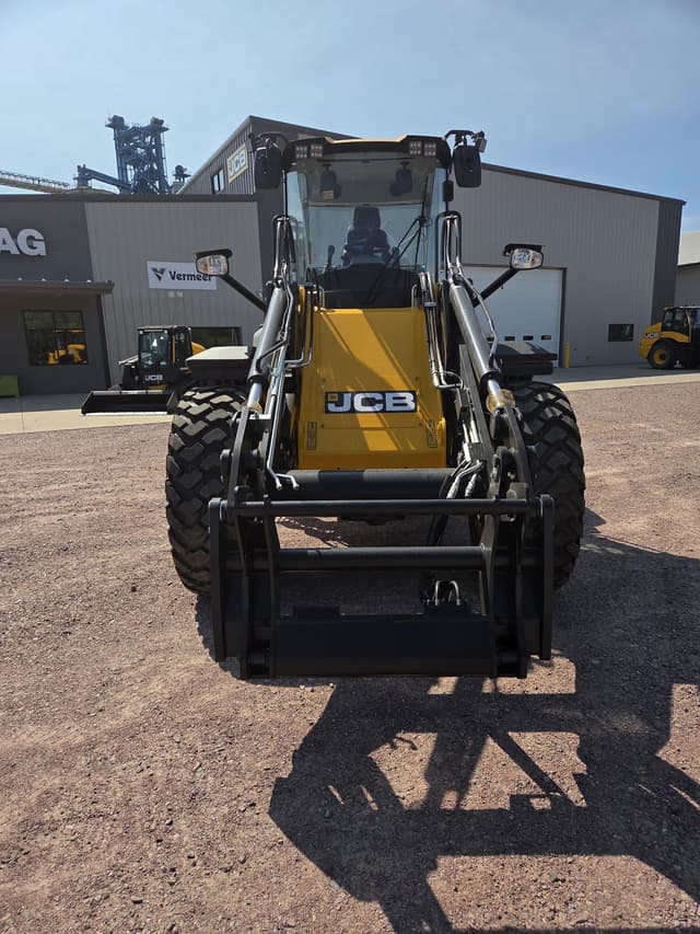 Image of JCB 427 Agri equipment image 2