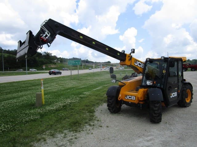 Image of JCB 525-60 Agri Plus equipment image 3