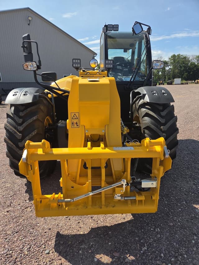 Image of JCB 560-80 Agri Super equipment image 2